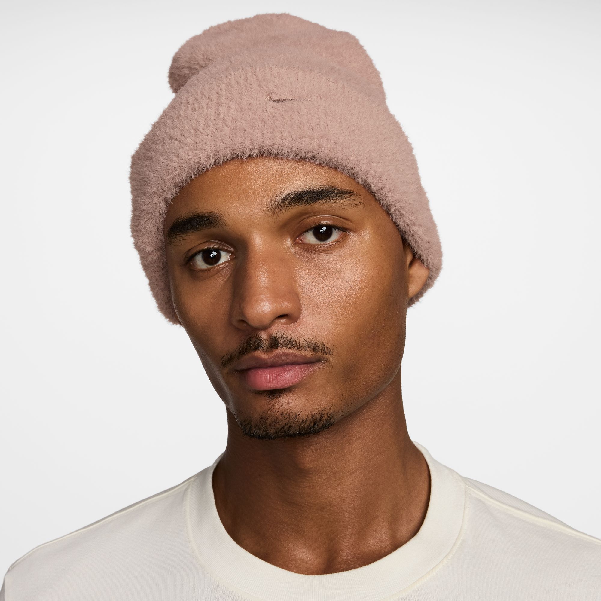 NIKE U NK PEAK BEANIE COZY H25 HQ0369-624