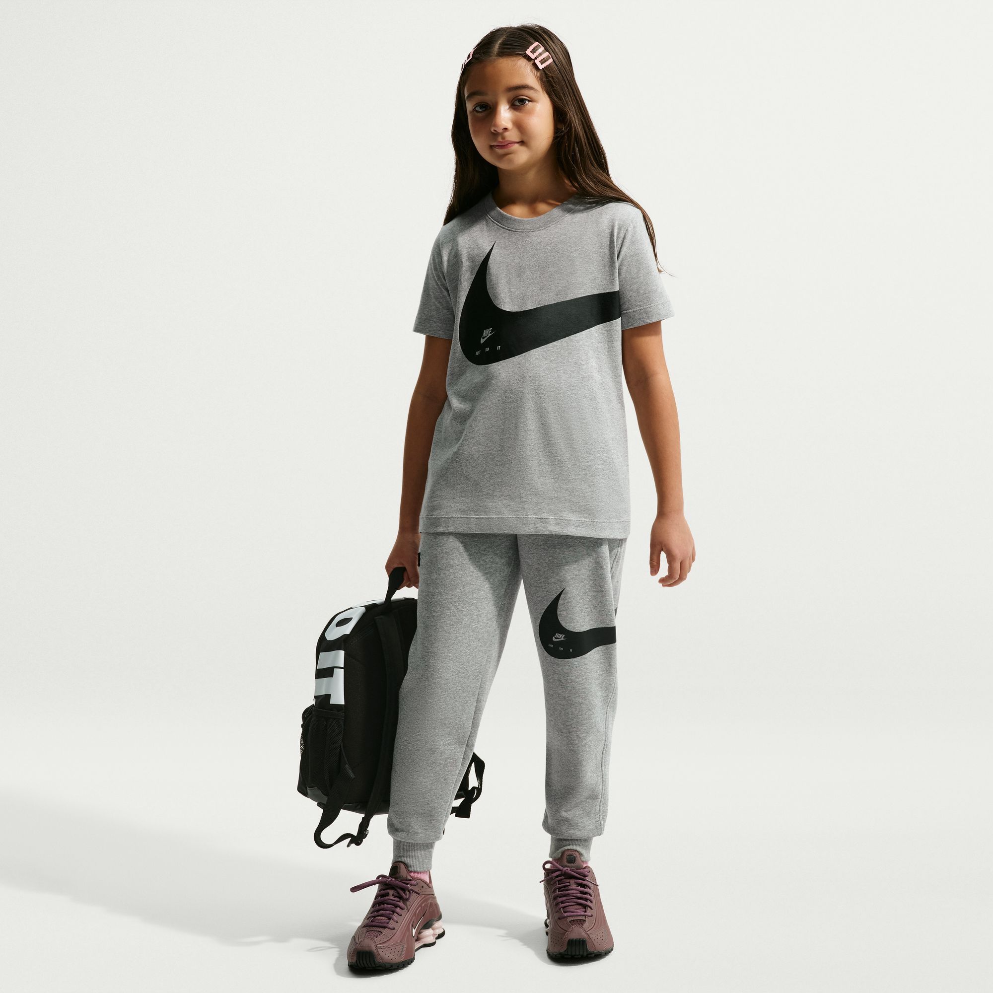 NIKE JR TSHIRT CLUB ENERGY S26 II9943-063